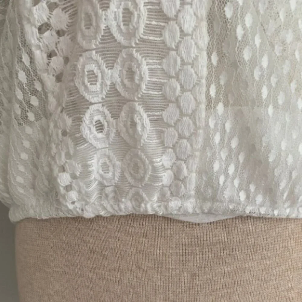 Max Studio Embroidered Accents Short Sleeve Cream Colored Top Size Medium - Picture 9 of 11